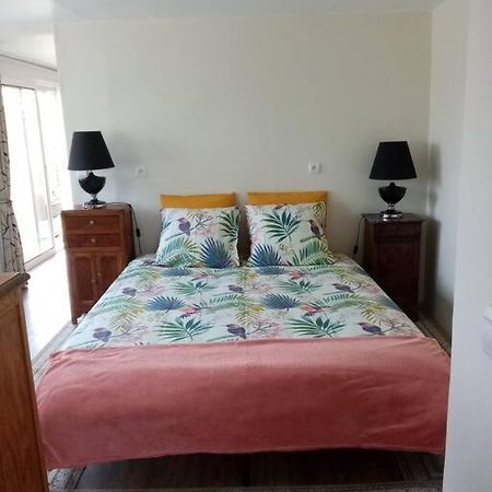 Chalet Pour Deux Personnes Saint-Pierre-du-Lorouër Екстериор снимка