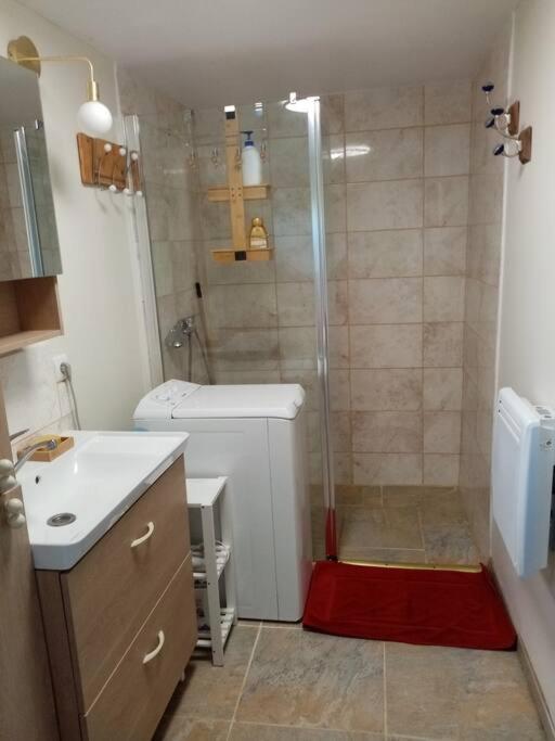 Chalet Pour Deux Personnes Saint-Pierre-du-Lorouër Екстериор снимка