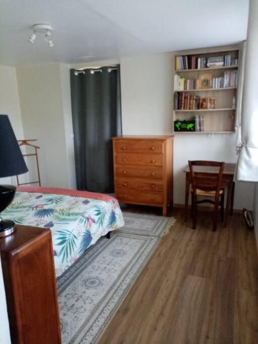 Chalet Pour Deux Personnes Saint-Pierre-du-Lorouër Екстериор снимка